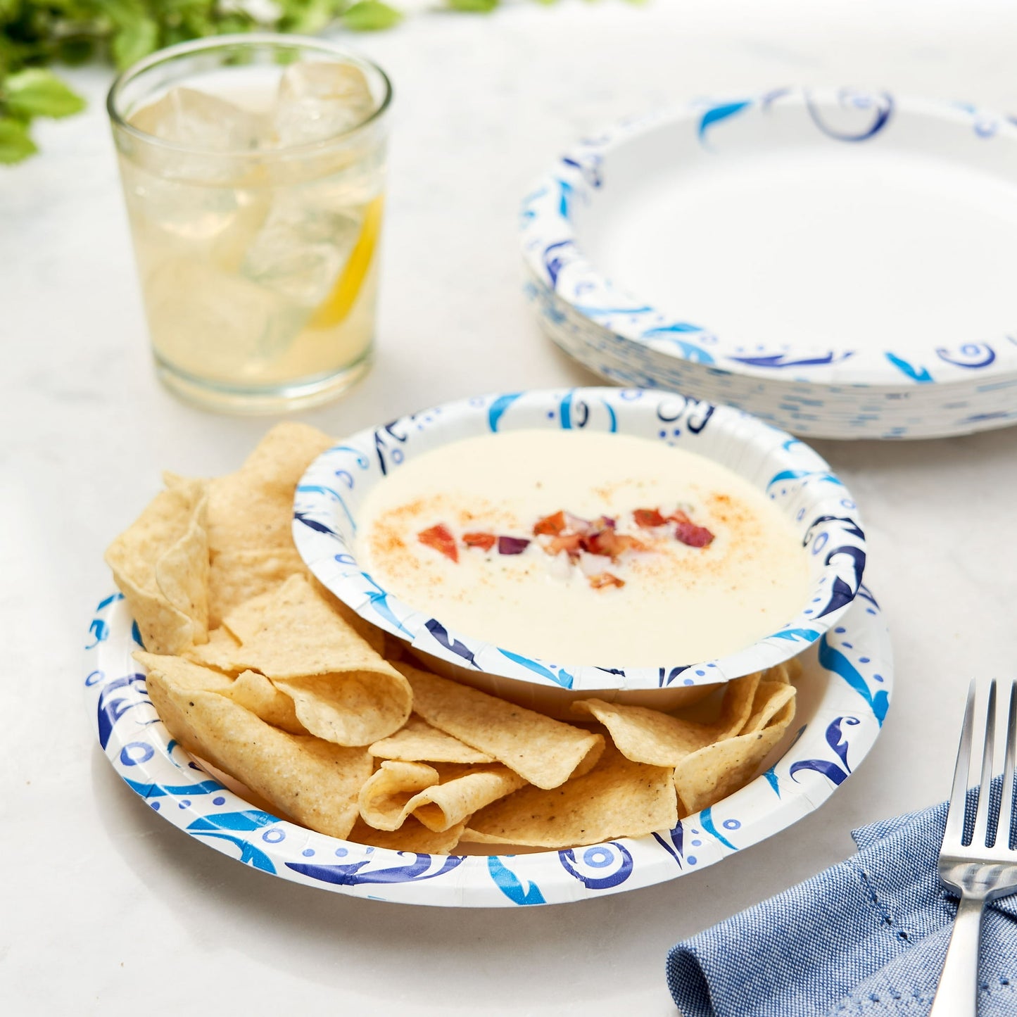 Great Value Everyday Strong, Soak Proof, Microwave Safe, Disposable Paper Plates, 9 in, Patterned, 200 Count